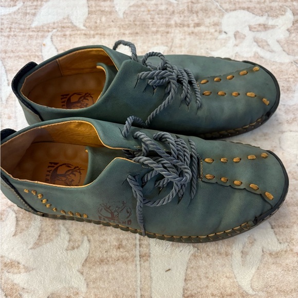 Flyland Men's Blue Lace Up Loafers Size 8 Faux leather - Picture 2 of 5